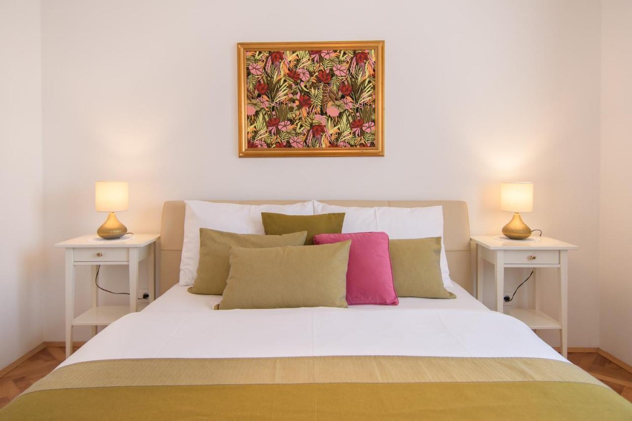 Julie City Centre Porec Apartment Eksteriør bilde