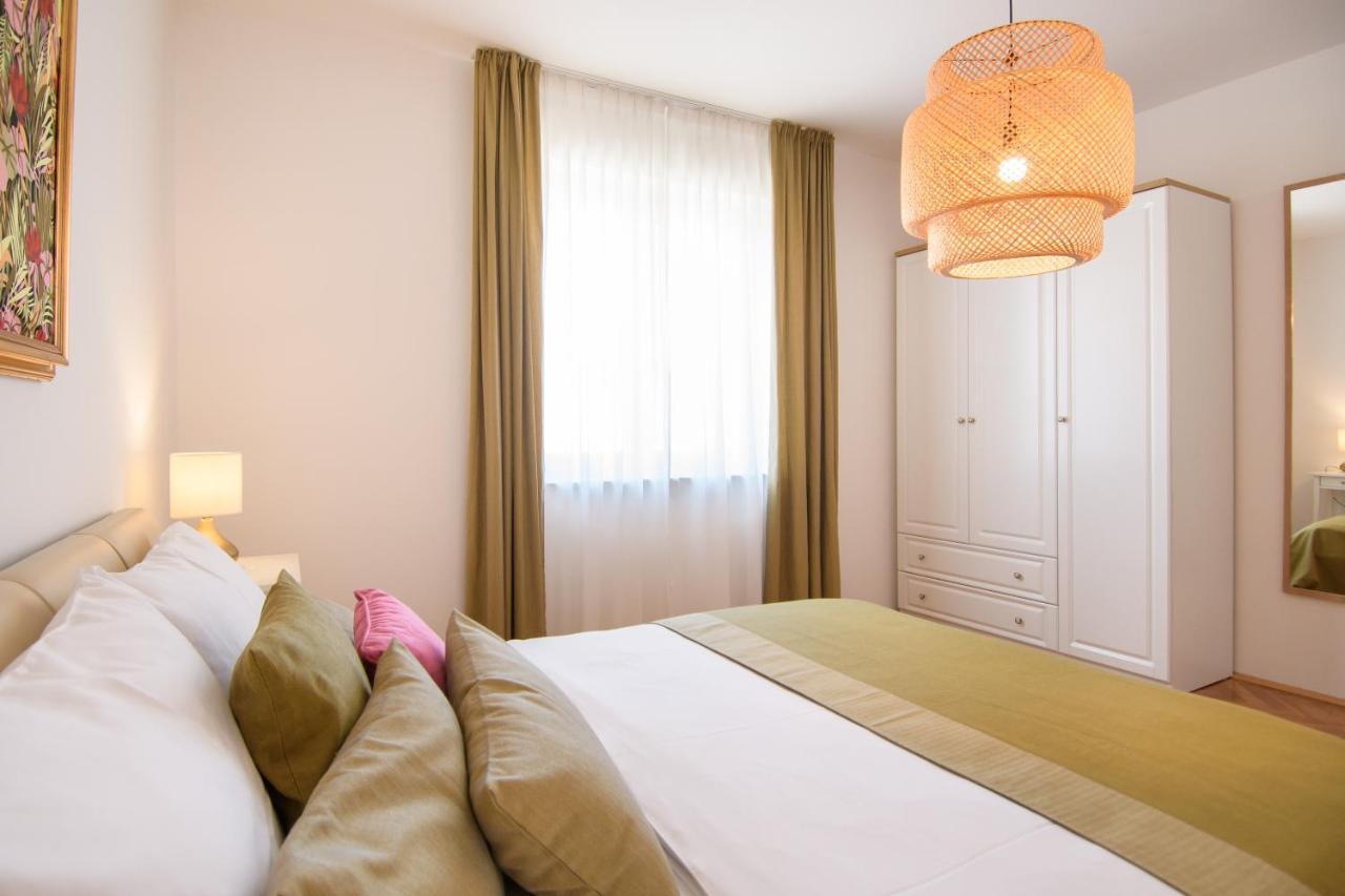 Julie City Centre Porec Apartment Eksteriør bilde